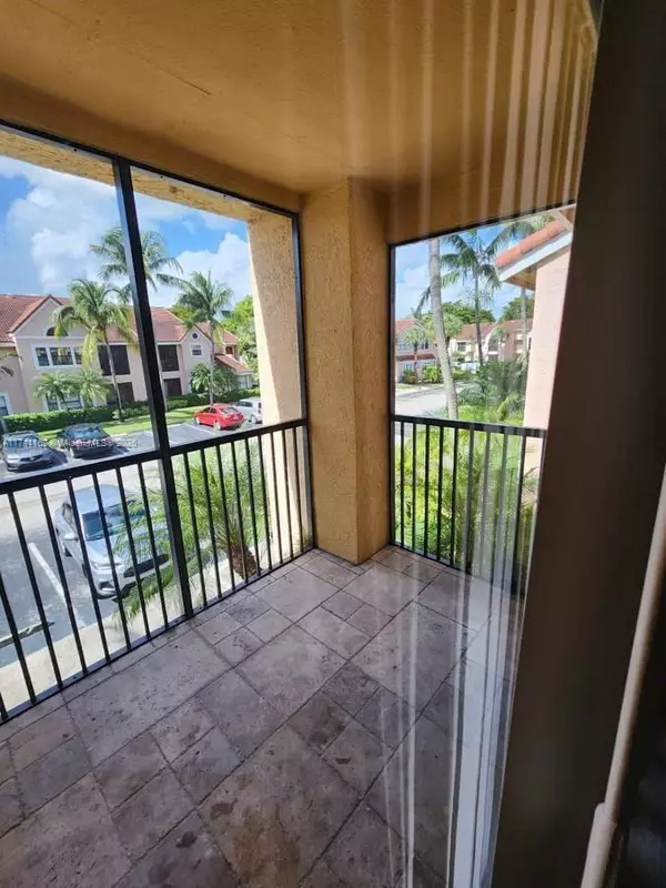 Miami, FL 33196,10501 SW 155th Ct #1122