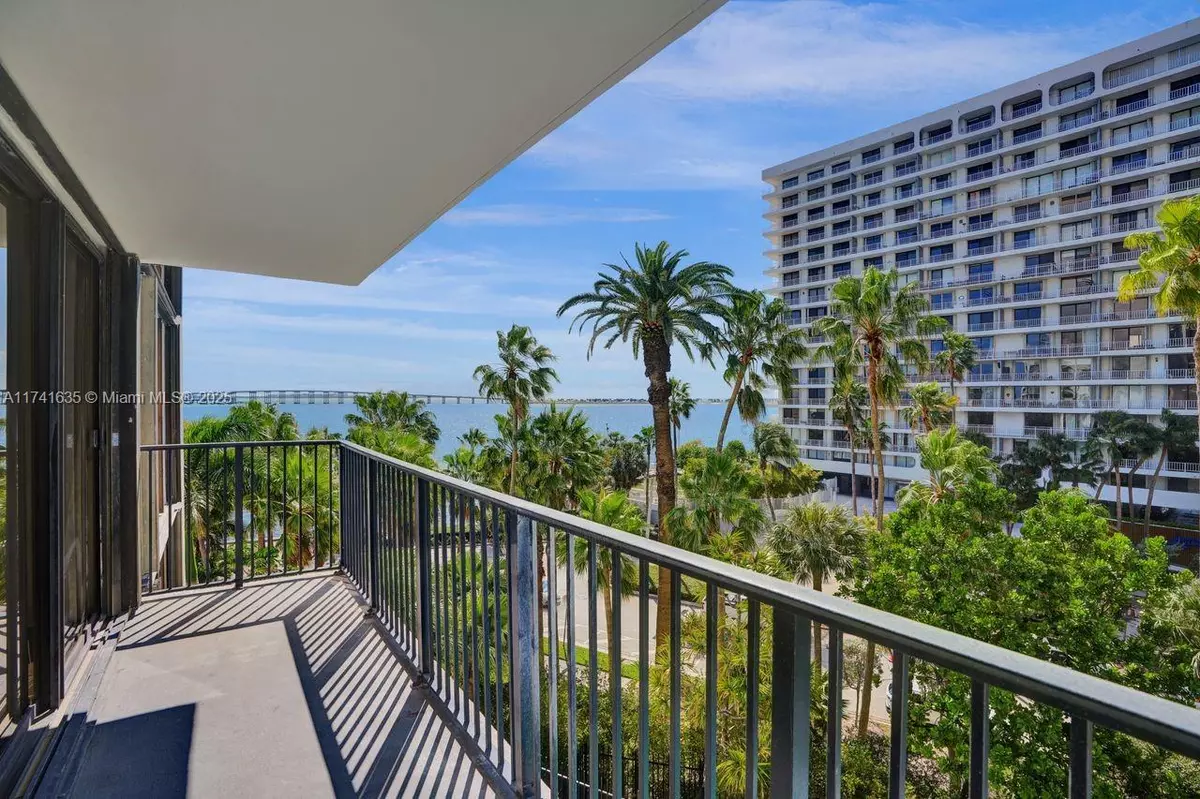 Miami, FL 33131,1450 Brickell Bay Dr #503