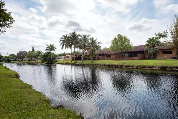 Plantation, FL 33322,7902 NW 10th St