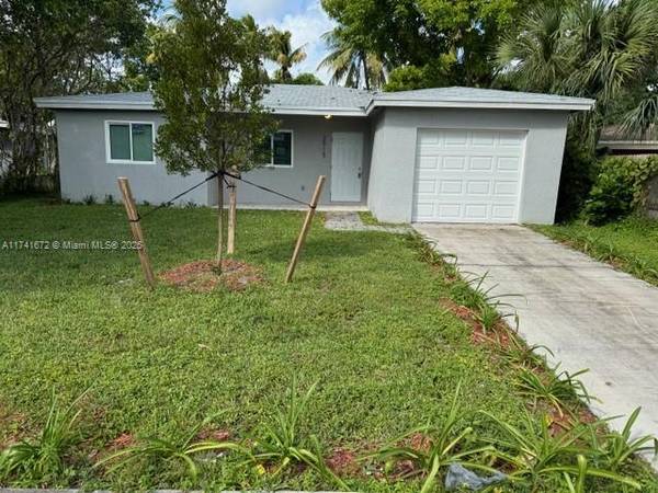 2727 NW 7th Ct, Fort Lauderdale, FL 33311