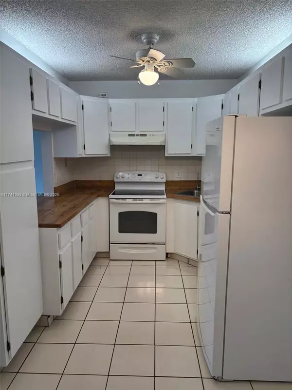 Green Acres, FL 33415,718 Sunny Pine Way #H2