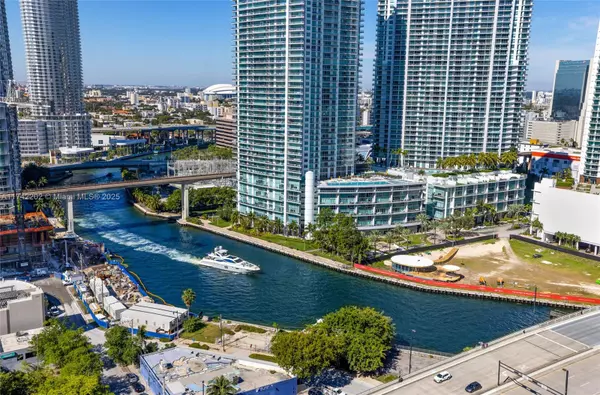 Miami, FL 33131,68 SE 6th St #2010