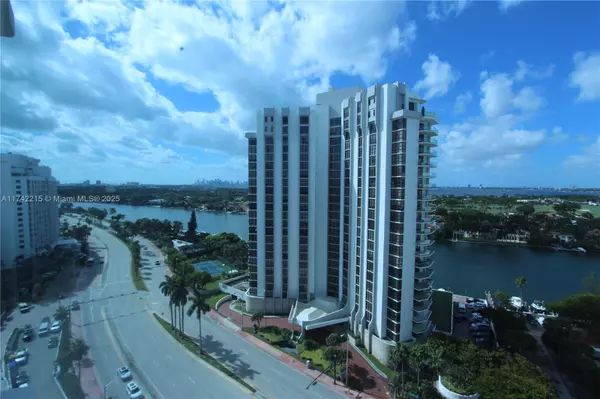 Miami Beach, FL 33140,5445 Collins Ave #1221