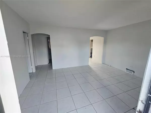Hialeah, FL 33010,910 E 11th Pl