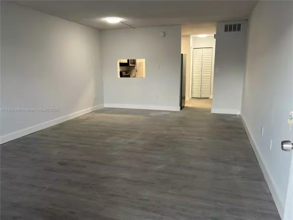 Miami Gardens, FL 33169,251 NW 177th St