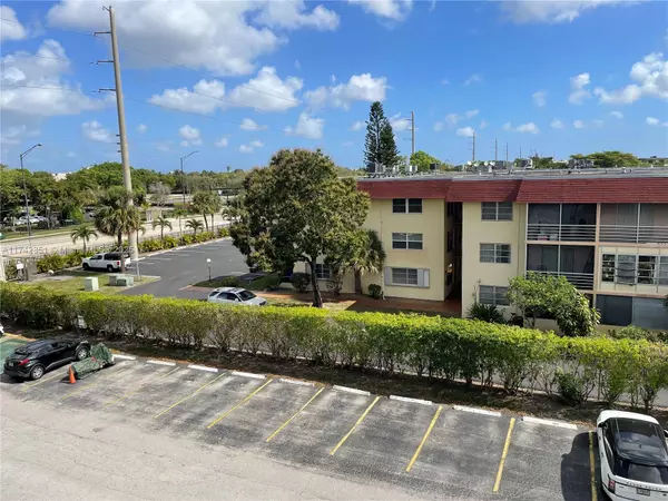 Lauderdale Lakes, FL 33313,3099 NW 48th Ave #455