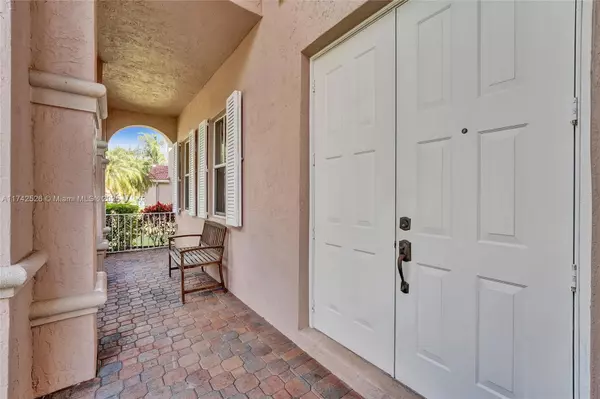 Weston, FL 33331,3892 Falcon Ridge Cir