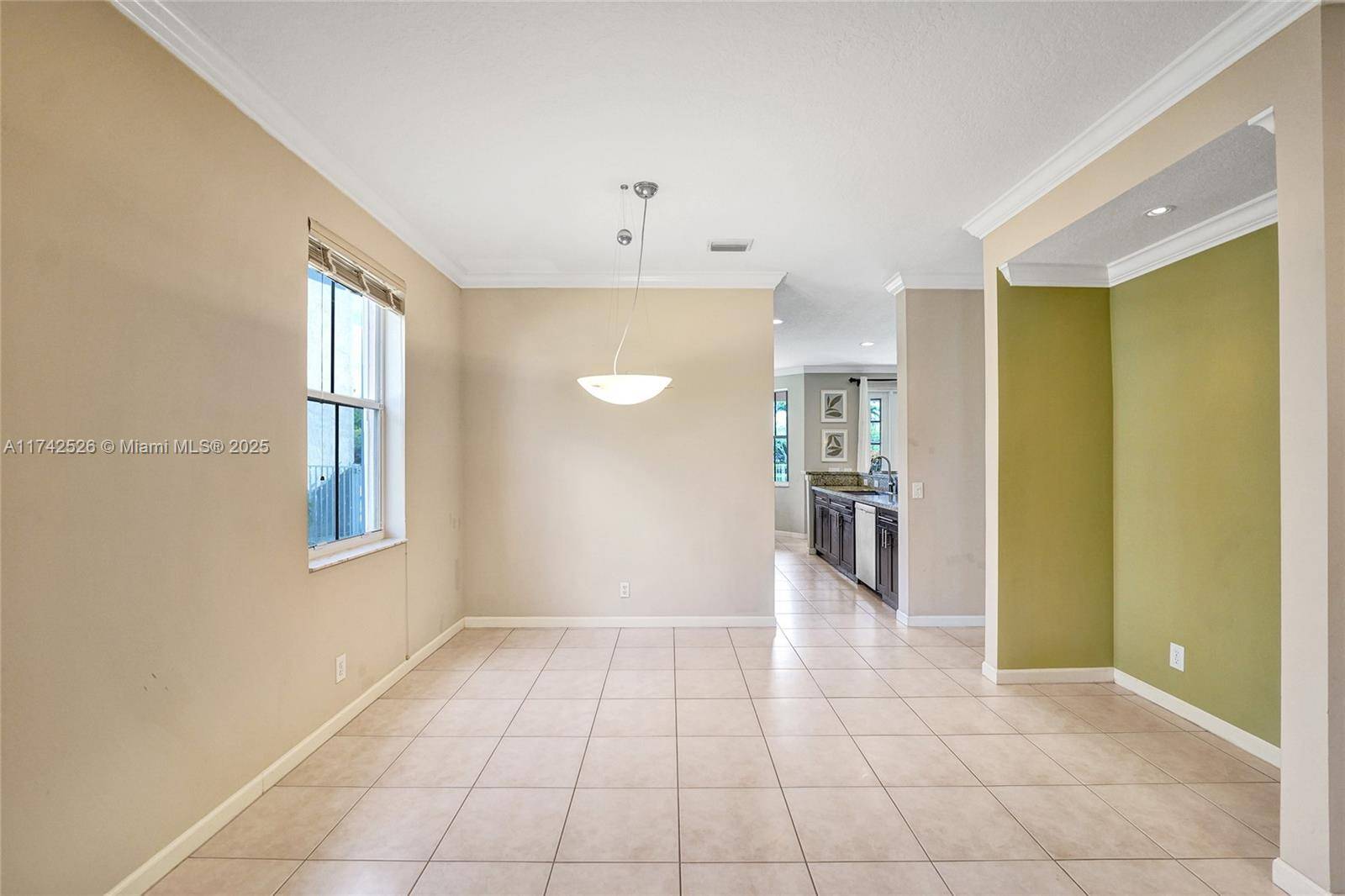 Weston, FL 33331,3892 Falcon Ridge Cir