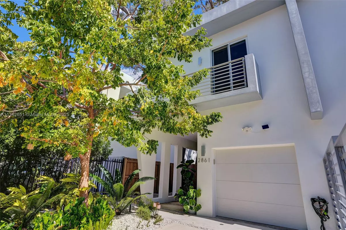Miami, FL 33133,2861 SW 33rd Ct