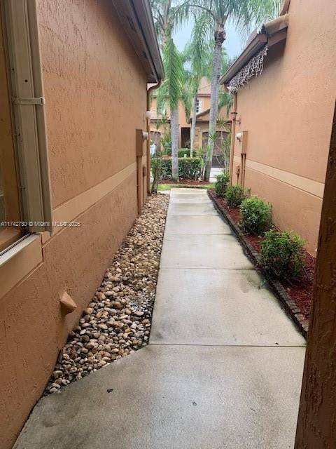 Weston, FL 33327,1527 Veracruz Ln #3-15