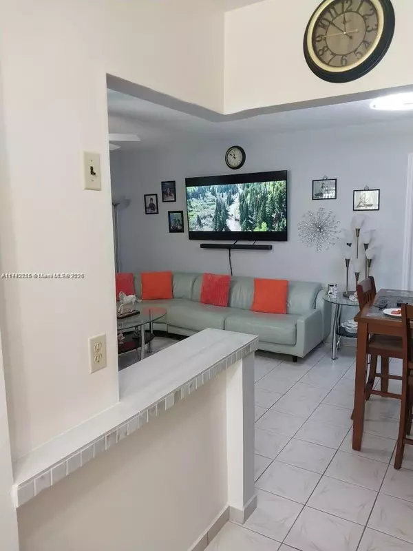 Hallandale Beach, FL 33009,181 NE 14th Ave #23B