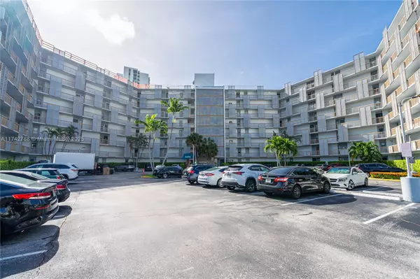 Aventura, FL 33180,3475 N Country Club Dr #314