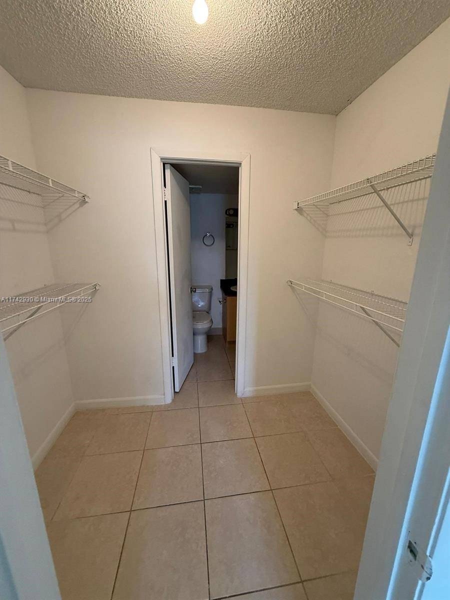Hialeah, FL 33015,7025 NW 179th St #105