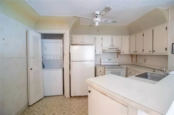 Delray Beach, FL 33446,7511 S Oriole Blvd #201