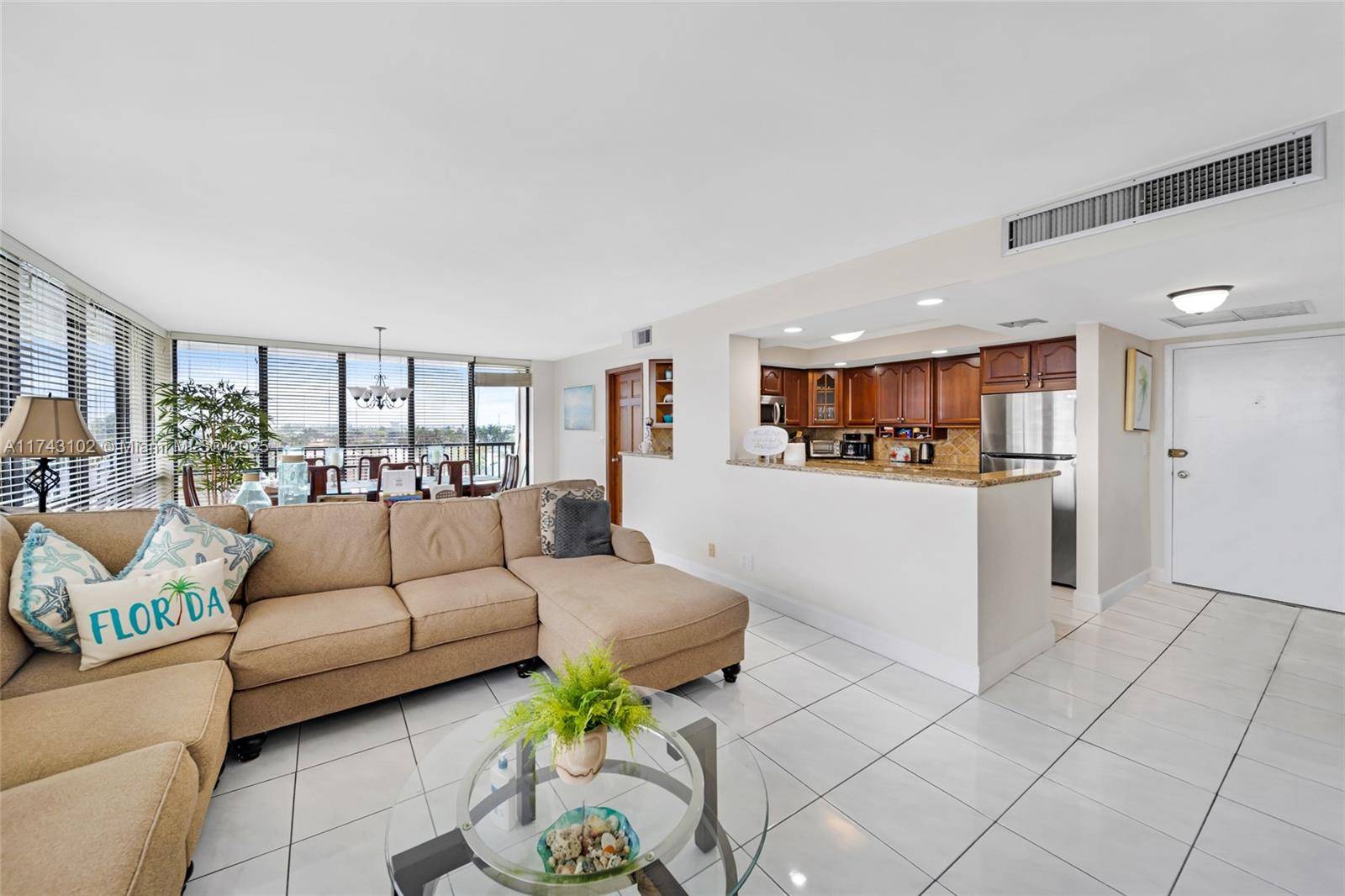 Hallandale Beach, FL 33009,2017 S Ocean Dr #610