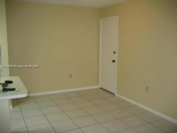 Miami, FL 33176,10744 N Kendall #M-18