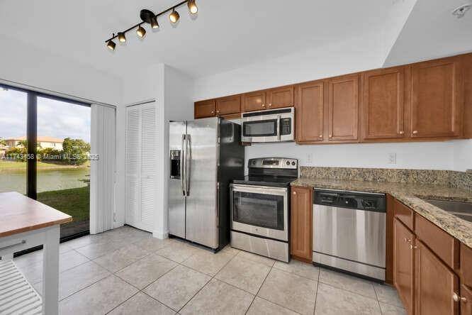 Cutler Bay, FL 33190,22301 SW 88th Pl #104-3