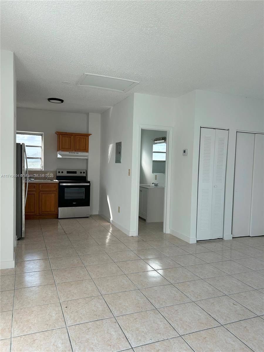 Miami Gardens, FL 33169,20690 NW 15th Ave #B144