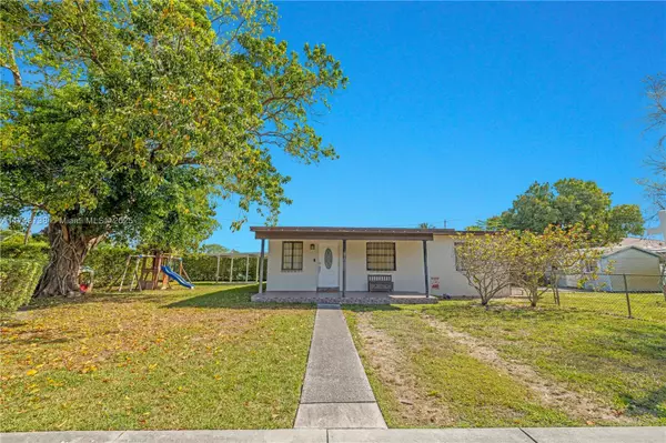 4901 SW 100th Ct,  Miami,  FL 33165