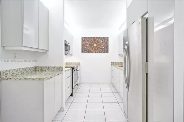 Key Biscayne, FL 33149,161 Crandon Blvd #212