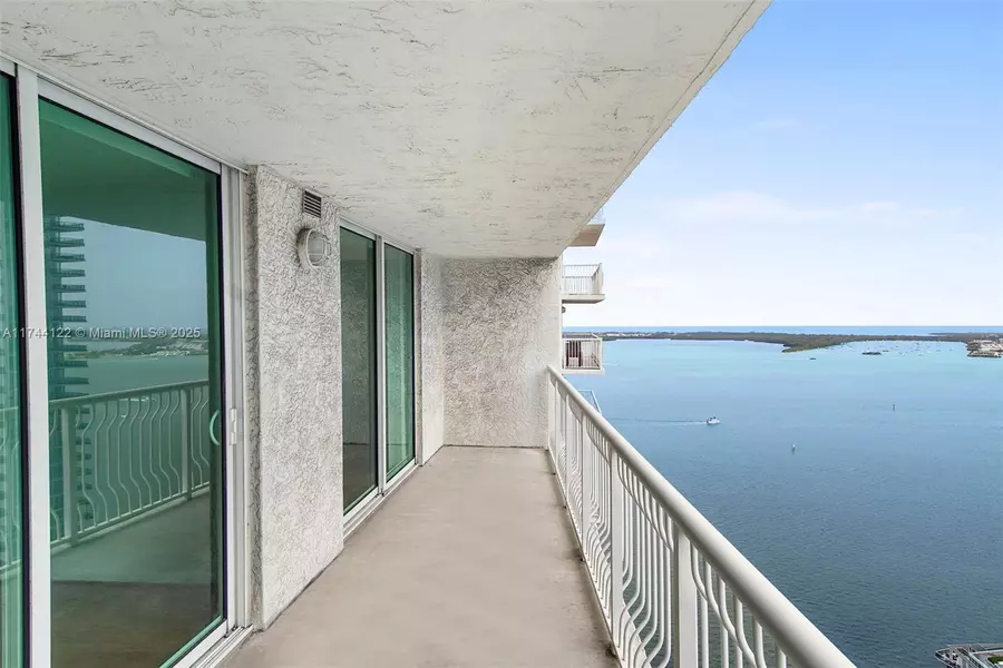 1200 Brickell Bay Dr #3605, Miami, FL 33131