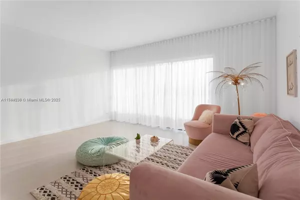 Miami Beach, FL 33139,3 Island Ave #07E