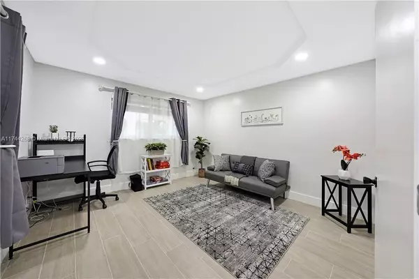 Miami, FL 33173,6863 SW 104th Ct