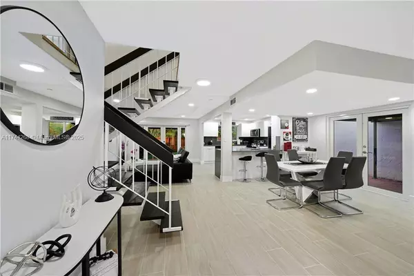 Miami, FL 33173,6863 SW 104th Ct
