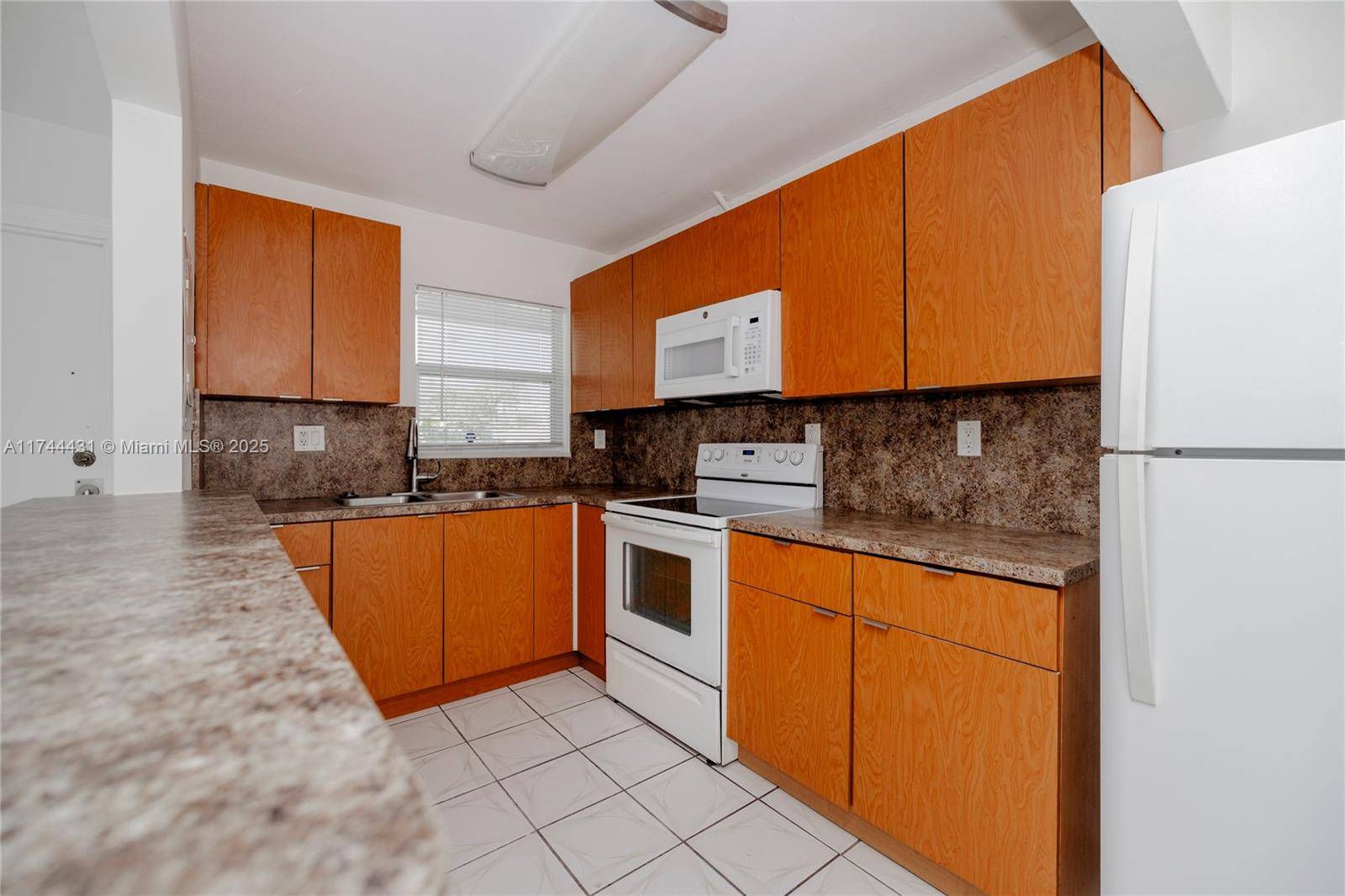 Miami, FL 33138,1060 NE 78th St Rd #8