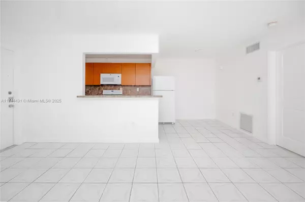 1060 NE 78th St Rd #8, Miami, FL 33138