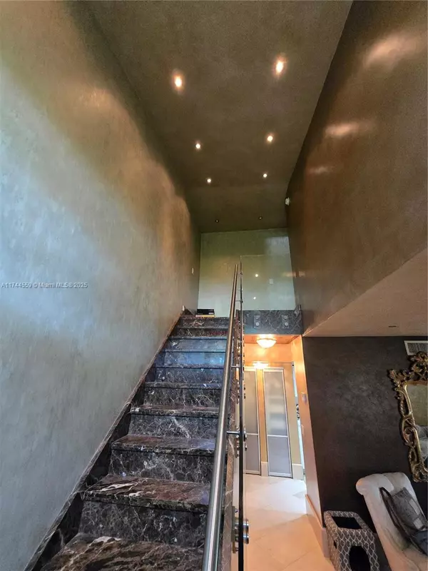 Miami, FL 33176,10703 SW 113th Pl #100B