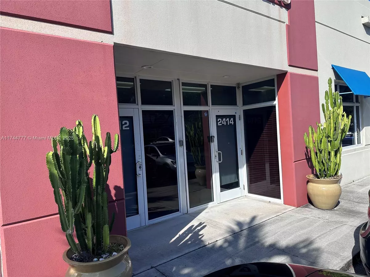 Doral, FL 33172,2412 NW 87th Pl