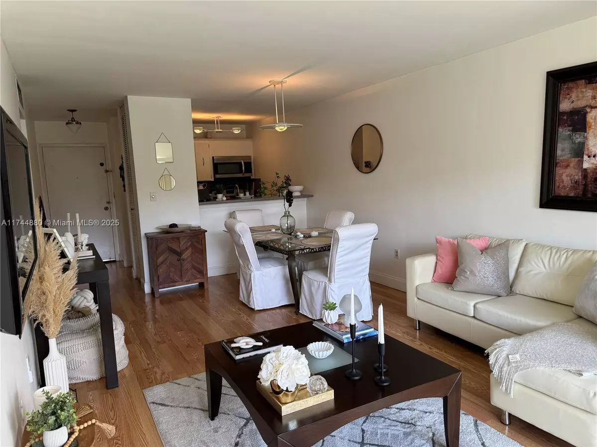 North Miami, FL 33161,1225 NE 124th St #33A