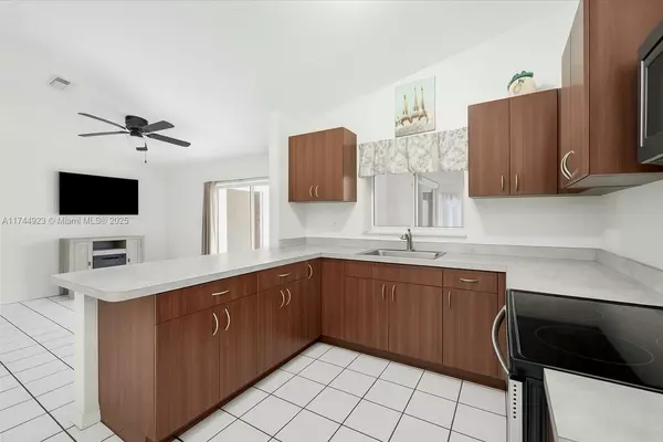 Miami, FL 33187,15263 SW 178th St