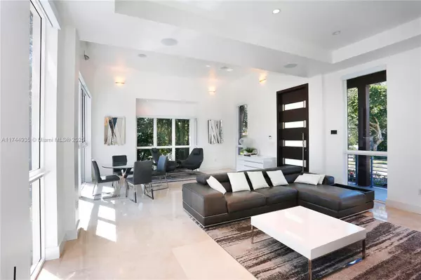Key Biscayne, FL 33149,573 Warren Ln