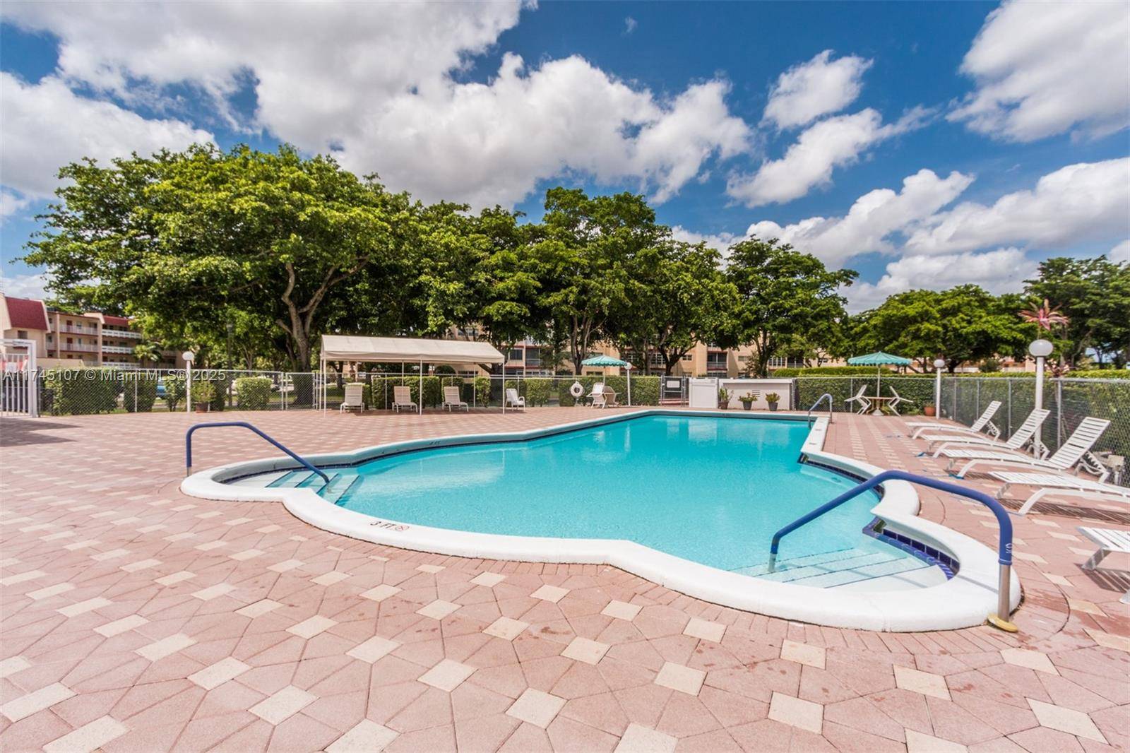Margate, FL 33063,1020 Country Club Dr #303