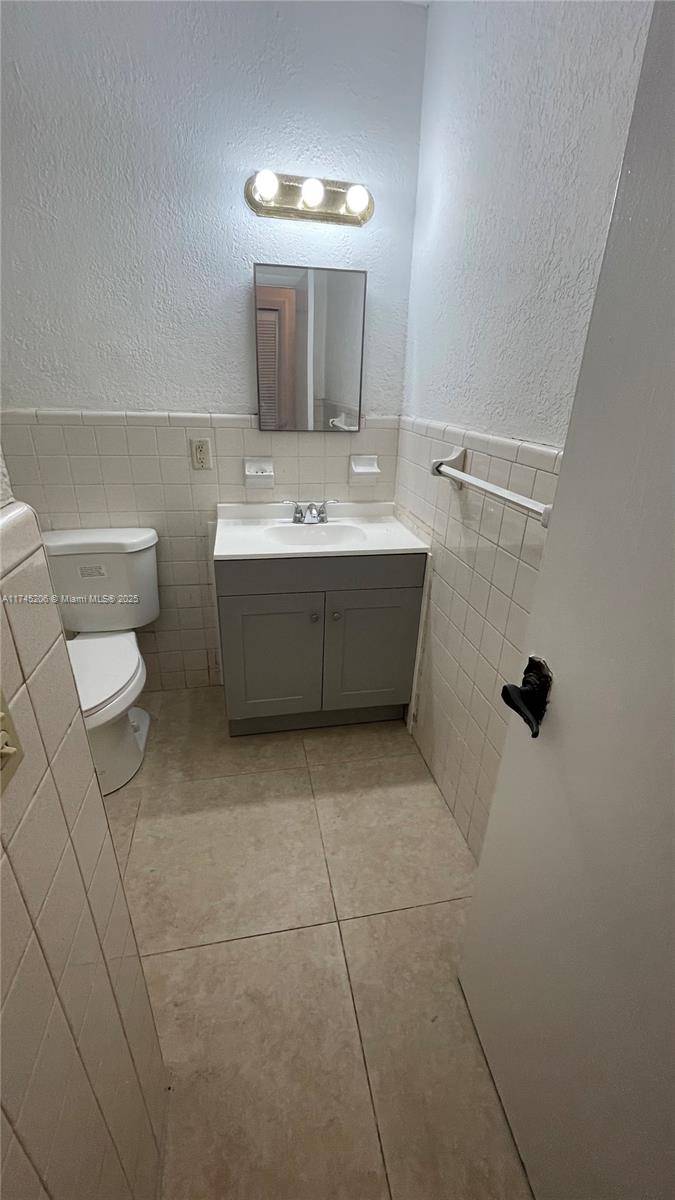 Lauderhill, FL 33313,5200 NW 16th St #5210