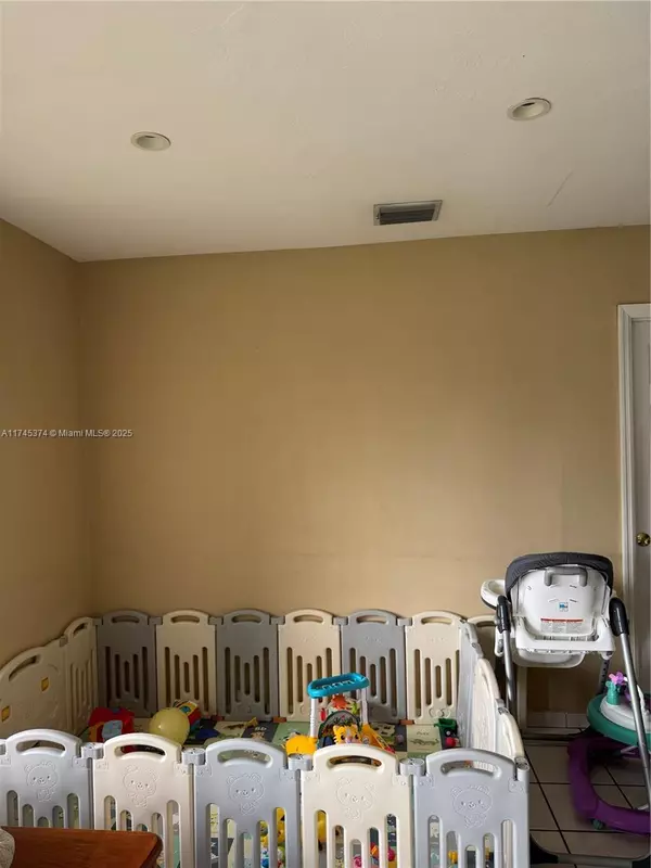 Miami, FL 33173,6005 SW 108th Pl