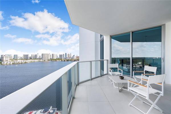 17111 Biscayne Blvd #2207, North Miami Beach, FL 33160