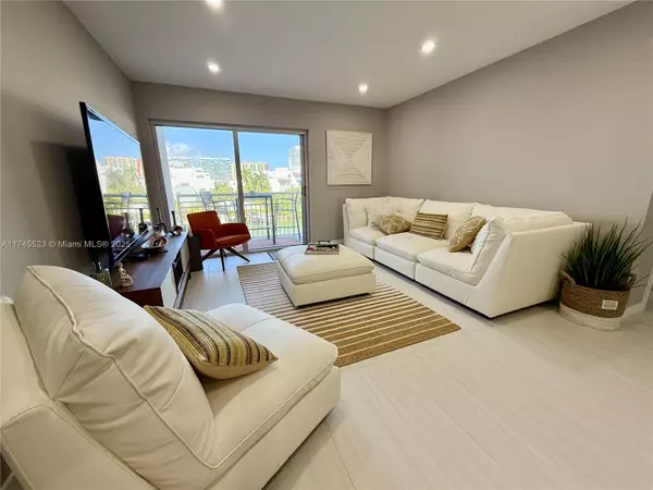 Sunny Isles Beach, FL 33160,400 Kings Point Dr #415
