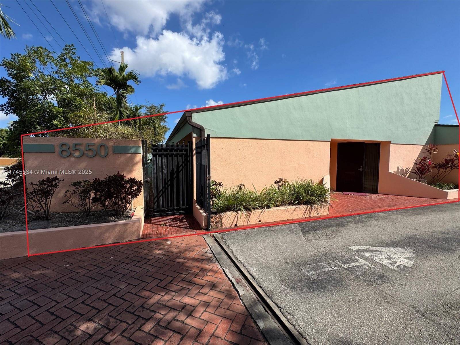 ,, FL 33144,8550 W FLAGLER ST #101