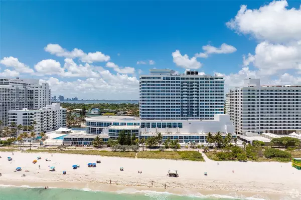 Miami Beach, FL 33140,5445 Collins Ave #415