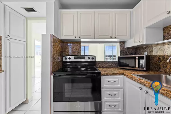 Aventura, FL 33160,2910 Point East Dr #M511