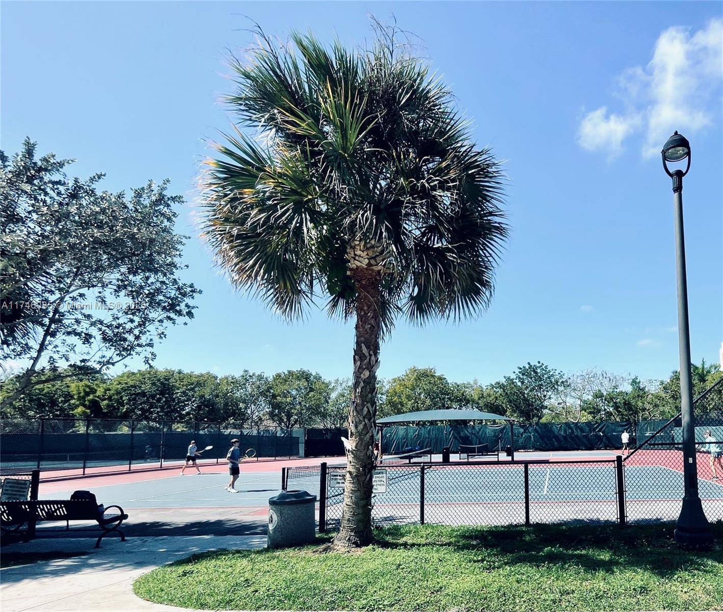 Pompano Beach, FL 33069,3800 Oaks Clubhouse Dr #112
