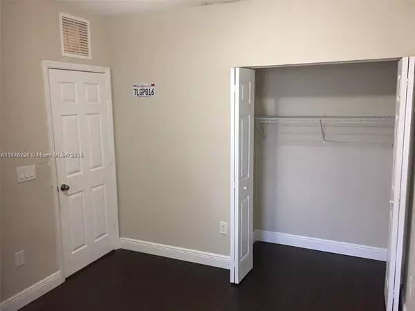 Homestead, FL 33033,208 SE 29th Ave #4