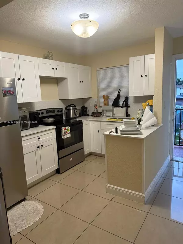 Hialeah, FL 33010,1000 W 28th St #8