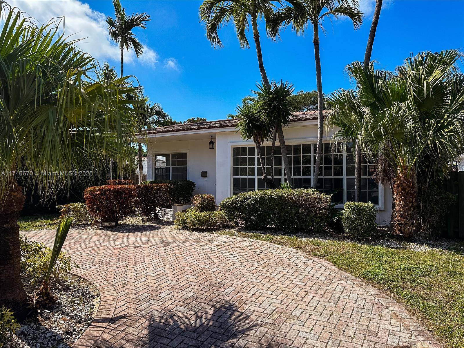 Surfside, FL 33154,8926 Dickens Ave