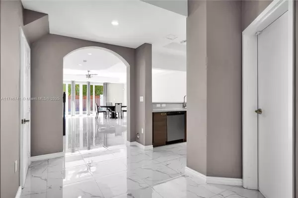 Fort Lauderdale, FL 33306,2708 NE 30th Place