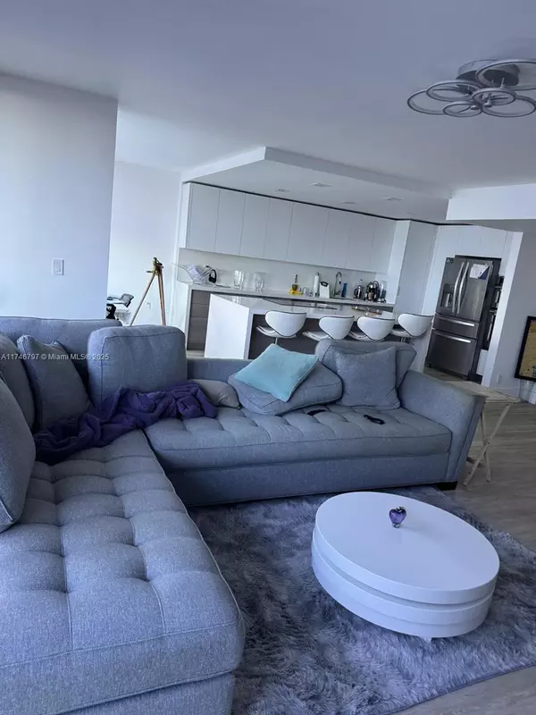 Hallandale Beach, FL 33009,2049 S Ocean Dr #908