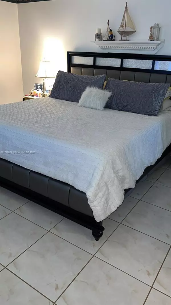 Lauderdale Lakes, FL 33319,4806 NW 36th St #607